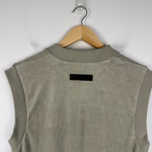 Fear of God Essentials Women's Sage Green Velour Sleeveless Polo Sweatshirt Sz M - Picture 10 of 11